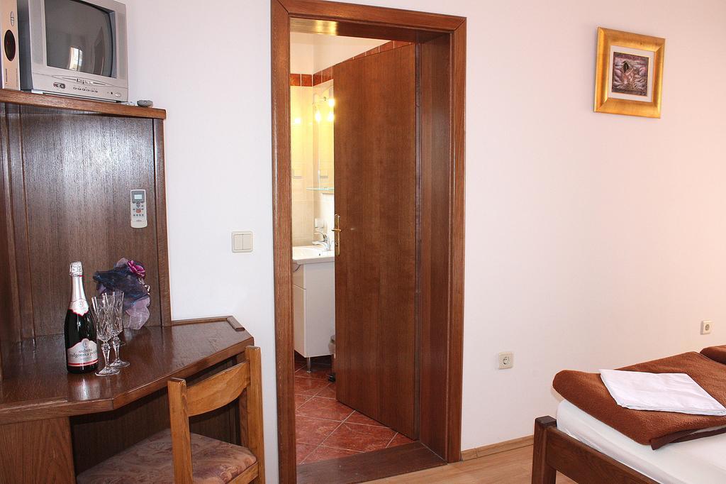 Mb Bed&Breakfast Pag Town Chambre photo